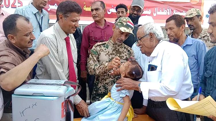 تدشين المرحلة الثانية من حملة التحصين الطارئة ضد شلل الاطفال بالحديدة