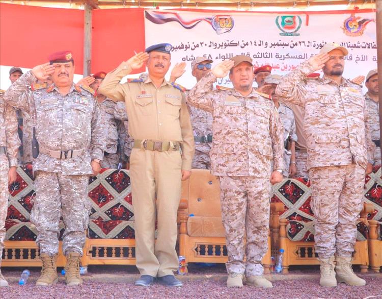 تخرج دفعات عسكرية جديدة من اللواء 14 مدرع في مأرب