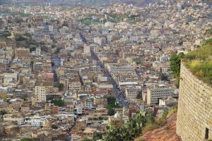 قيادي حوثي يقتل امرأة ويصيب زوجها في تعز