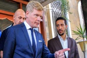 المبعوث الأممي يدين حملة اعتقالات حوثية جديدة لموظفي الأمم المتحدة