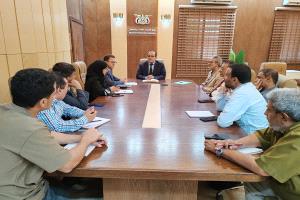 وزير الصحة يلتقي المدير الإقليمي للجمعية الدولية لرعاية ضحايا الحروب والكوارث الأمين