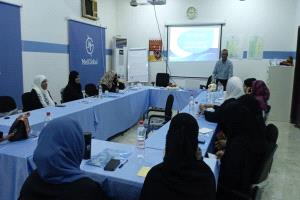 جمعية الخدمات الإجتماعية في مديرية التواهي تنفذ نشاط تمكين القيادات النسائية بعدن