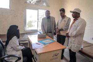 مدير الصحة في بروم ميفع يتفقد سير مشروع الرعاية الصحية المجتمعية بالمركز الصحي بميفع
