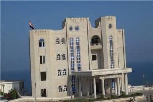 صحيفة عربية تكشف عن لقاءات دولية مكثفة ومقترحات لتشكيل سلطة جديدة في اليمن