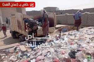 مدير مكتب الصحة بأحور يشيد بتوفير سيارة القمامة من صندوق النظافة