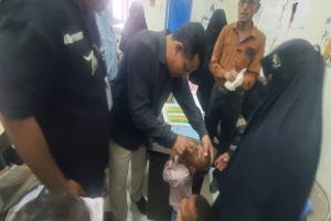 مدير الصحة بقعطبة يدشن حملة التحصين الطارئة ضد مرض شلل الأطفال بالمديرية