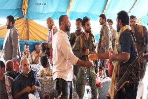 العشرات من أبناء الضالع يقدمون العزاء للقائد العميد أحمد قايد القبة بوفاة إبن شقيقته