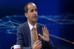 كاتب سياسي: بيان المجلس الرئاسي الأخير ستار دخاني للتغطية على واقع الفشل والانقسام