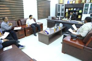 رئيس جامعة المهرة يترأس اجتماعاً للجنة المؤتمر العلمي عن المخدرات والمؤثرات العقلية بالشراكة مع جامعة الزنتان بدولة ليبيا