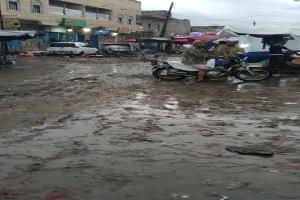 مواطنون في لودر يطالبون بتحسين أوضاع المديرية وتغيير السلطة المحلية بعد فشلها