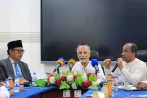 غرفة تجارة وصناعة حضرموت تبحث مع السفير الإندونيسي سبل تعزيز التعاون التجاري والاستثماري