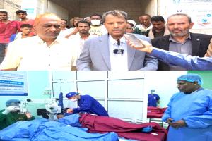 محافظ أبين يدشن أعمال وفعاليات المخيم الطبي المجاني للعيون