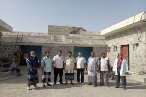 نائب مدير الصحة بمحافظة أبين يزور مستشفى الشهيد عوض بمودية ويطالب بدعمٍ عاجلًا للقطاع الصحي