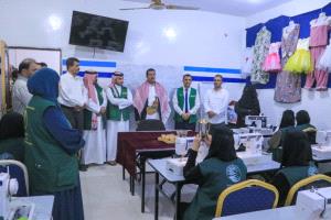 فريق مركز الملك سلمان للإغاثة والأعمال الإنسانية يتفقد سير الدورات المهنية لتأهيل 90 شابة نازحة