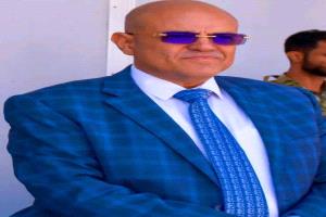 غراب يهاجم محافظ تعز: “رجل ساكن في مدينة تحترق”