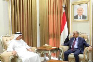 رئيس الوزراء يشيد بالعلاقات المتميزة مع الامارات ويؤكد ان دعمها أساسي لتماسك مؤسسات الدولة