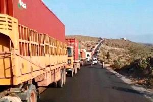 الغرفة التجارية في صنعاء تعلن إضرابًا شاملًا في منافذ الحوثيين الجمركية