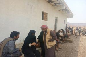 برعاية السلطة المحلية بالمضاربة .. منظمة كير العالمية تمسح ميدانياً عدداً من المناطق في المديرية