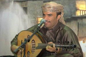 اليمن يودّع سفير الأغنية المهرية.. رحيل الفنان محمد مشعجل