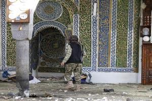 جماعة مسلحة تابعة للحوثيين تقتحم مسجد السنة بسعوان وتثير الفزع بين المصلين