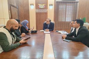 وزير الصحة يلتقي المدير القطري لمنظمة العمل من أجل الإنسانية الدولية بعدن