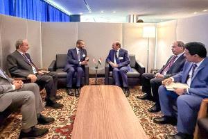 مباحثات بين اليمن وعمان لاستئناف أعمال اللجنة المشتركة بين البلدين