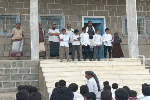مدير مكتب التربية بيافع سرار يتفقد العملية التعليمية في مدرسة الخشناء ويكلف إدارة جديدة لمدرسة عمران