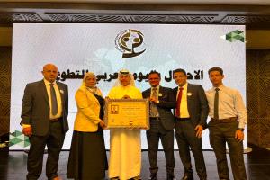 الاتحاد العربي للعمل التطوعي يكرم الدكتور جمال الحدي كشخصية العام التطوعية 2025