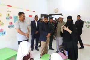محافظ حضرموت يزور مركز البسمة لذوي الاحتياجات الخاصة بمنطقة الريدة