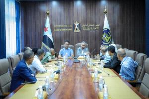 هيئة الإعلام والثقافة تبحث آليات تنسيق وتعزيز العمل الإعلامي والثقافي والسياحي بعدن