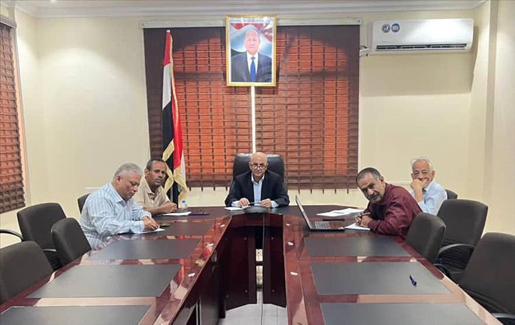 الوزير الشرجبي يبحث مع شبكة سانتياغو  إنشاء نظام وطني لرصد الأضرار والخسائر الناتجة عن تغير المناخ في اليمن