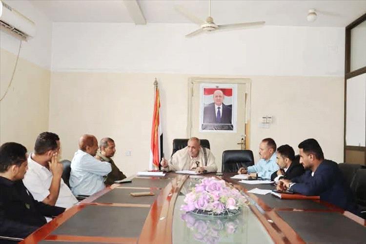 وكيل أول محافظة تعز يلتقي لجنة الوفاق والمصالحة المجتمعية