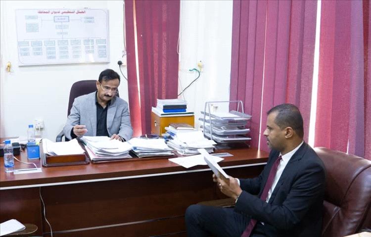 المحافظ بن الوزير يؤكد على تعزيز دور التأمينات الاجتماعية وضمان حقوق العمال وتوسيع مظلة الحماية 