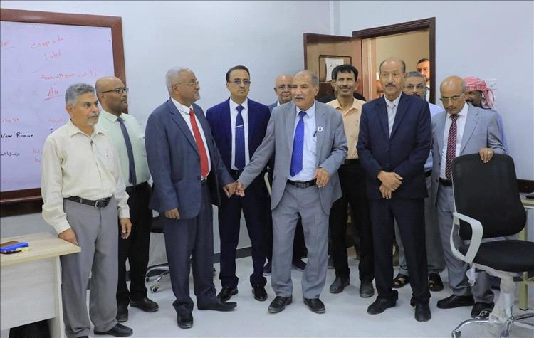 وزير الإدارة المحلية ووكيل محافظة حضرموت يتفقدان جامعة سيئون ويشيدان بالمستوى الأكاديمي والتعليمي الذي تقدمه