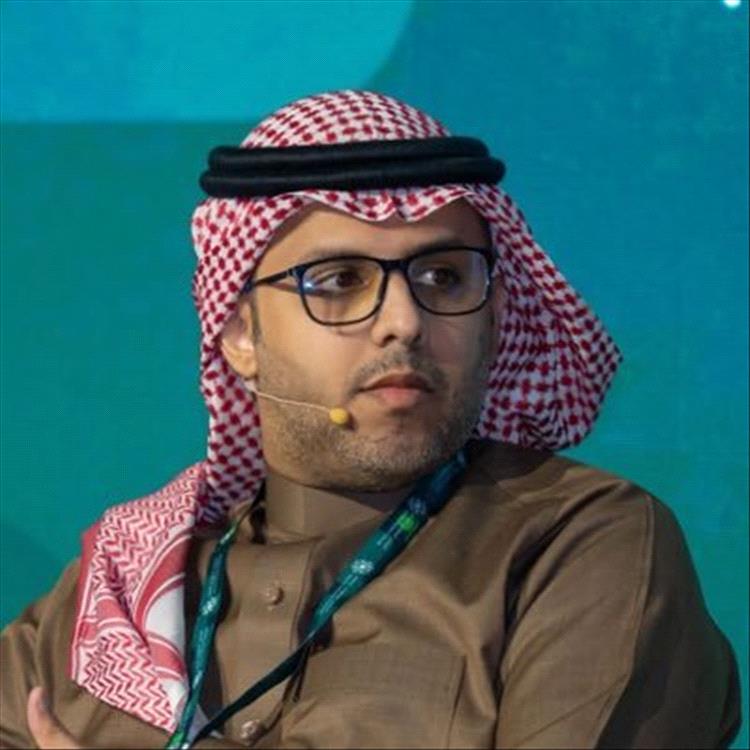 صحفي سعودي: الحـ.ـوثي يحاول سرقة الأضواء بإطلاق صواريخ دعائية مع تصاعد أزماته الداخلية