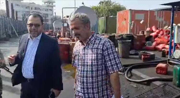 وزير الكهرباء يجري زيارة ميدانية مفاجئة لمحطة الملعب ويوجه بإصلاح عدادات الوقود