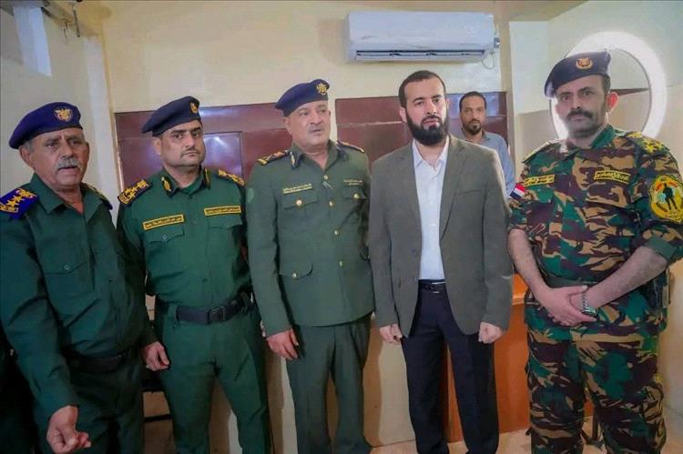 محافظ أبين ورئيس مصلحة الأحوال المدنية ومدير الأمن ومدير الاحوال يدشنون مركز الإصدار الآلي بمديرية خنفر