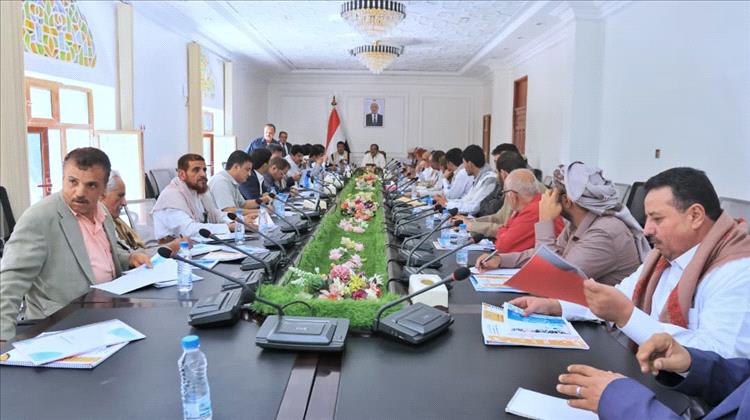 تنفيذي مأرب يناقش تقارير الأداء السنوي لمكاتب المياه والمالية والشباب ومستوى الانضباط الوظيفي عقب عيد الفطر