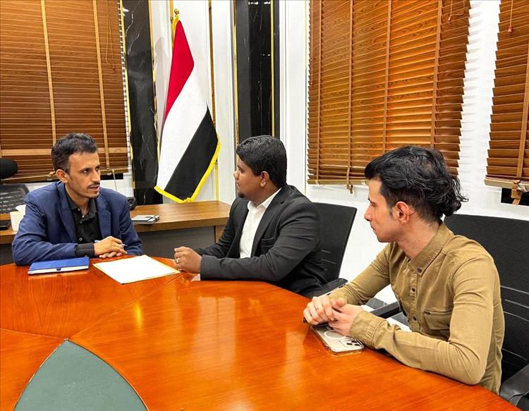 الوكيل الجيلاني يناقش مع مؤسسة حضرموت للطب الاتصالي عملها وأهدافها