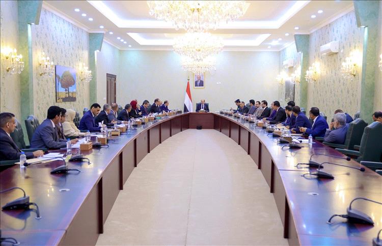 مجلس الوزراء يقر إصلاحات مالية ويعتمد إنشاء هيئة لشؤون الجرحى ويؤكد على تسريع الأداء الحكومي وتعزيز الاستقرار