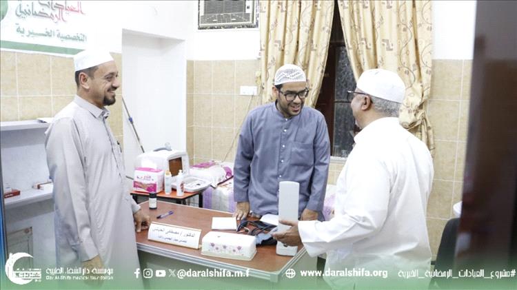 1330 حالة مستفيدة من العيادات الرمضانية الخيرية بسيئون .. ثمانية عشر عاماً بلسمًا لجراح المرضى وتجسيدا للتكافل الإنساني