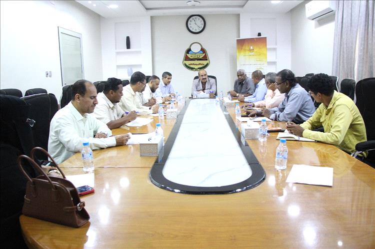 اللجنة الإشرافية الفرعية للاختبارات بمكتب تربية حضرموت الساحل تواصل اجتماعاتها لمناقشة مستجدات اختبارات الثانوية للعام الحالي