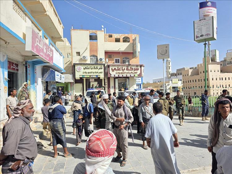 انتشار أمني في عتق.. ومنع تظاهرة كانت مرتقبة 