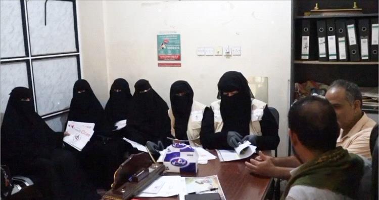 المرأة والطفل بالضالع تناقش مع السلطة المحلية بقعطبة الصعوبات والتحديات على الميدان