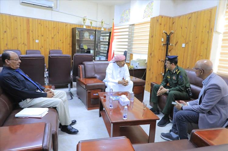 الوكيل بارباع  يناقش مع وكيل وزارة الداخلية  تطوير أداء المصالح الأمنية بوادي وصحراء حضرموت