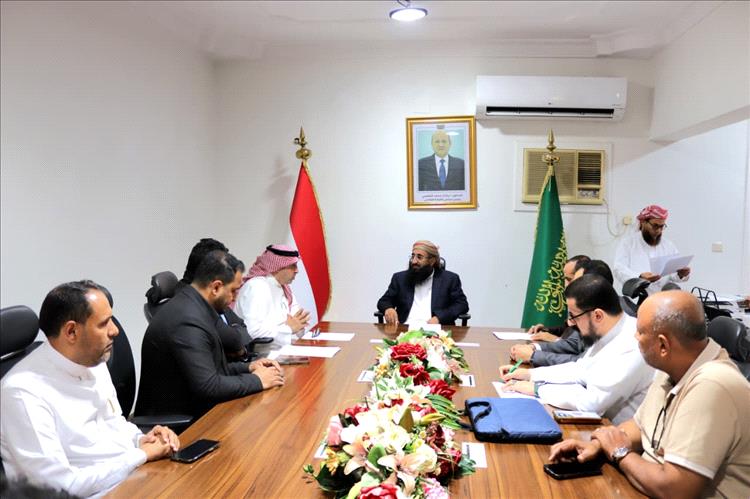 وزير الأوقاف يناقش مع مجموعة العبير الطبية جاهزية الخدمات الصحية لحجاج بلادنا