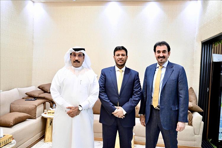 لقاء ودي بين البيض والعليمي لتعزيز الحوار الجنوبي 