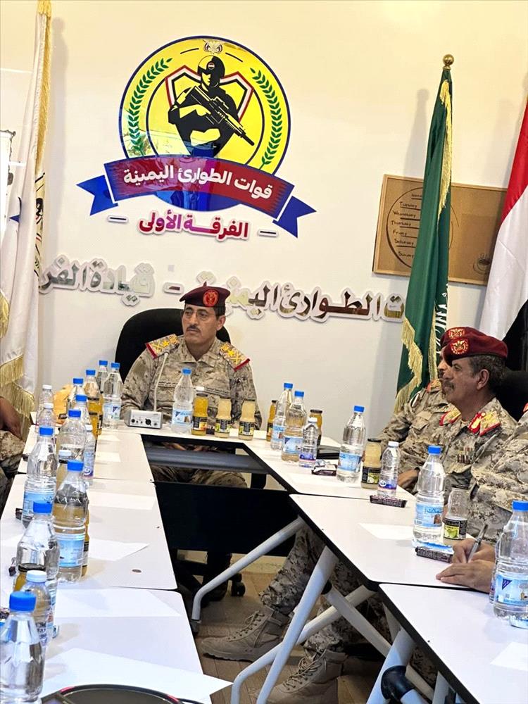 وزير الدفاع يشيد بجاهزية الفرقة الأولى طوارئ خلال زيارة ميدانية