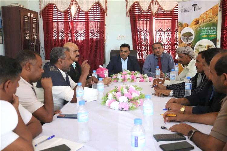 السقطري يترأس اجتماعًا تنسيقيًا لتعزيز الزراعة ودعم سبل العيش المستدامة