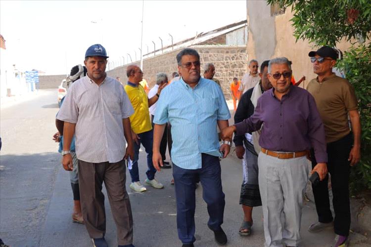 تدشين حملة النظافة الشاملة في مديرية المعلا 